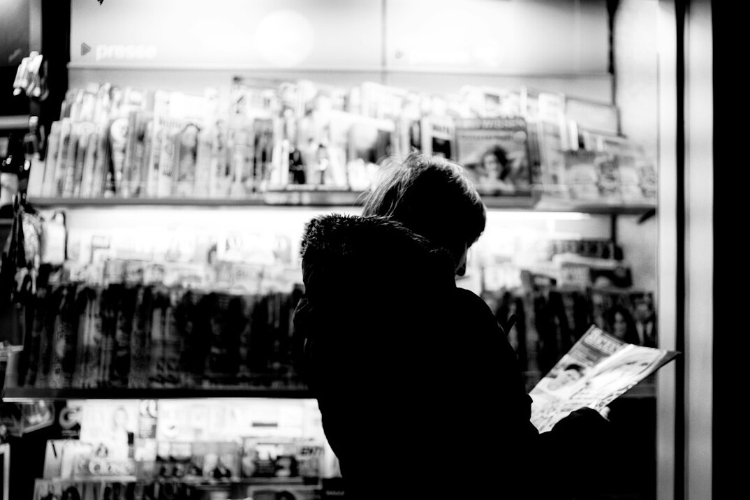 detective solving store theft case